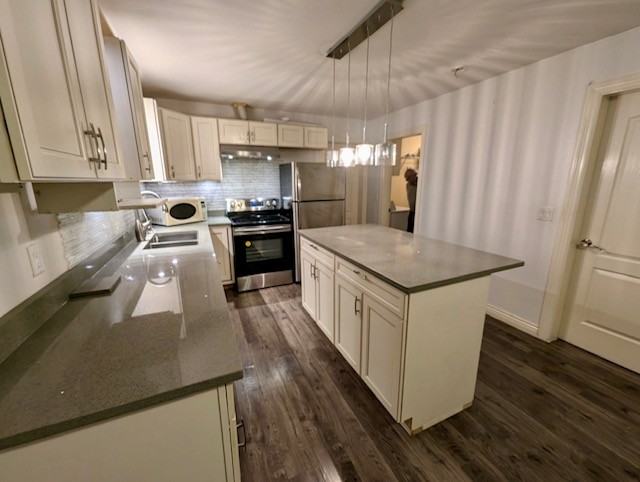 14883 69A Avenue - Photo 3 of 13