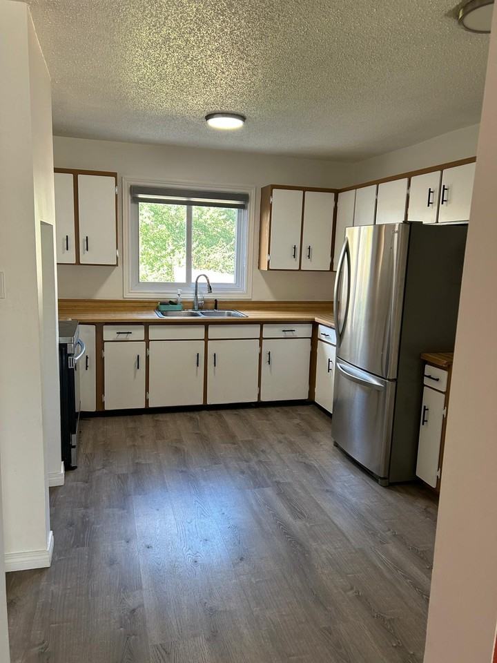 9 Richfield Ave #1 - Photo 2 of 11