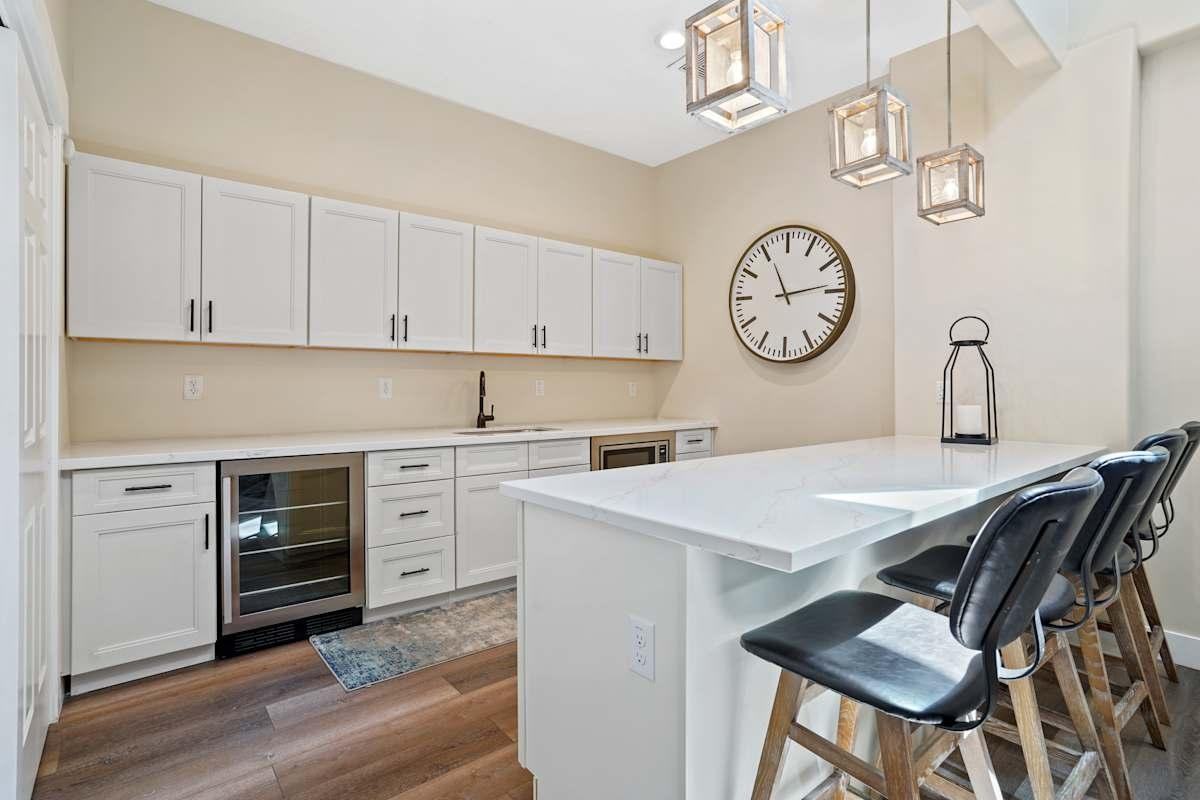 1616 W Snow Queen Pl - Photo 5 of 10