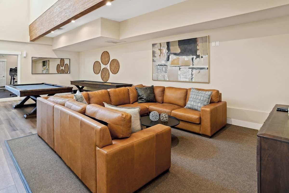 1616 W Snow Queen Pl - Photo 6 of 10