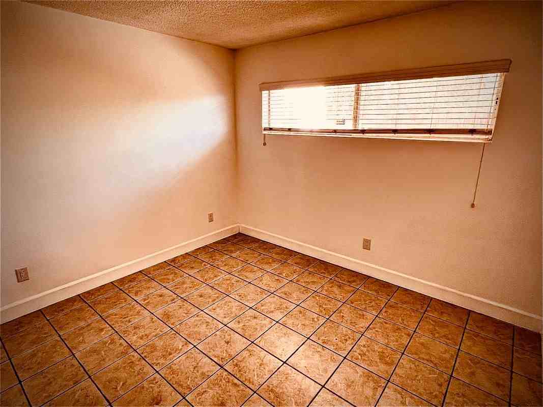 68085 Hermosillo Rd ##B - Photo 3 of 4