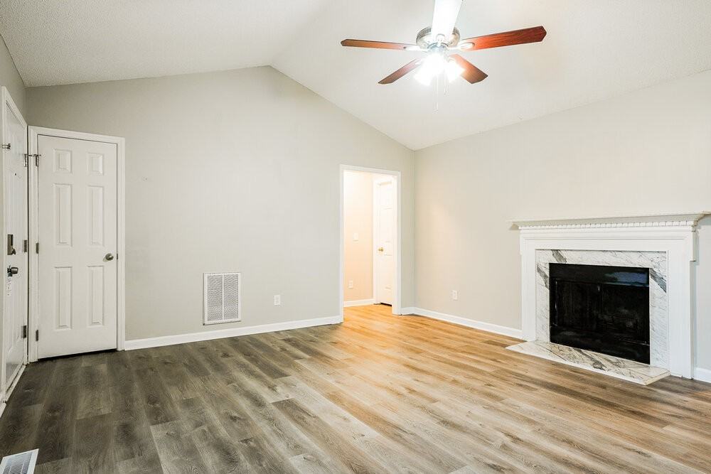 121 Westonridge Run - Photo 3 of 16