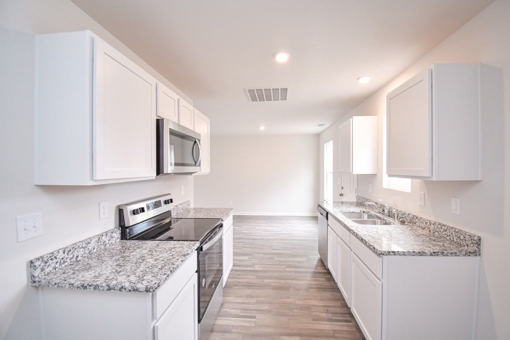 167 Bowles Cir - Photo 3 of 18