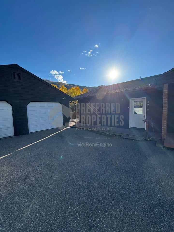 2930 Alpen Glow Way - Photo 3 of 25