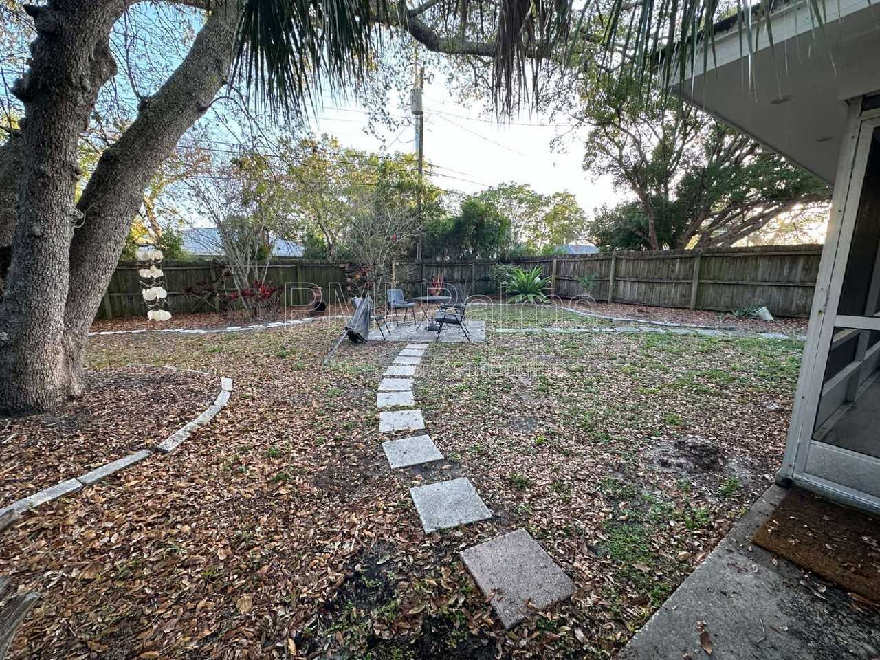 649 Jacaranda St - Photo 5 of 22