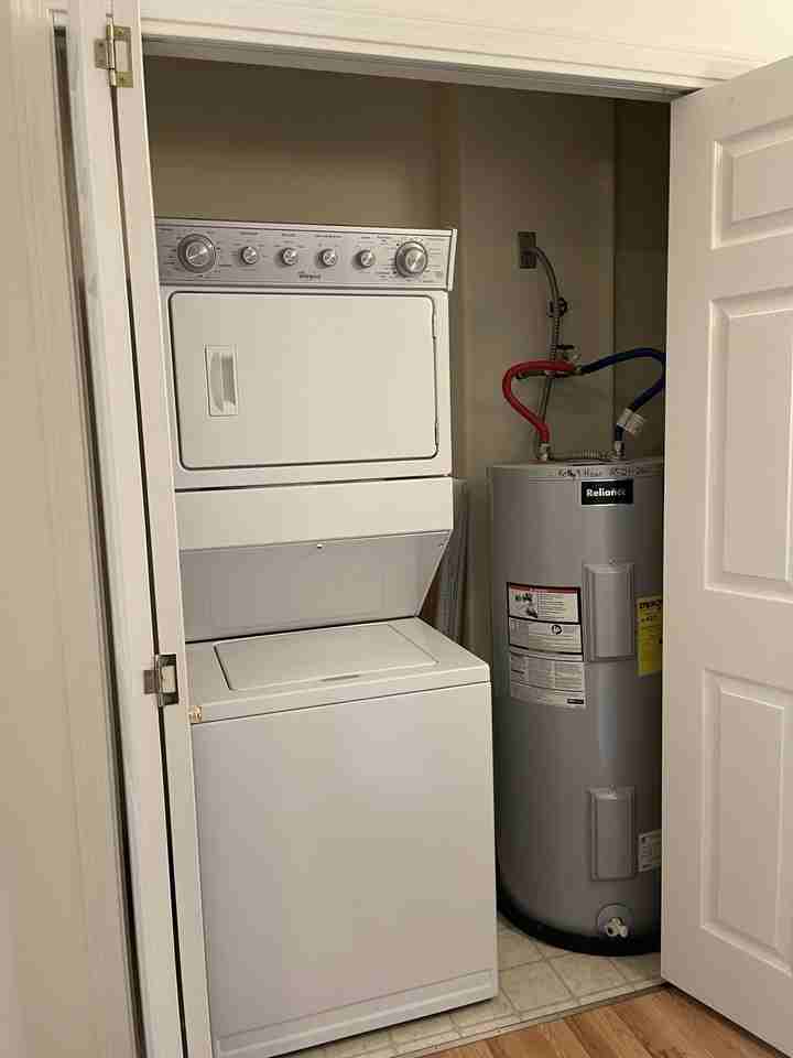 2307 W Woodin Ave - Photo 2 of 15