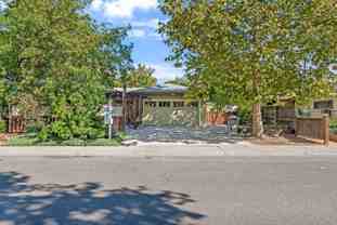 834 Linden Ln - Photo 1 of 1