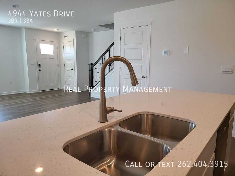 4944 Yates Dr - Photo 6 of 32