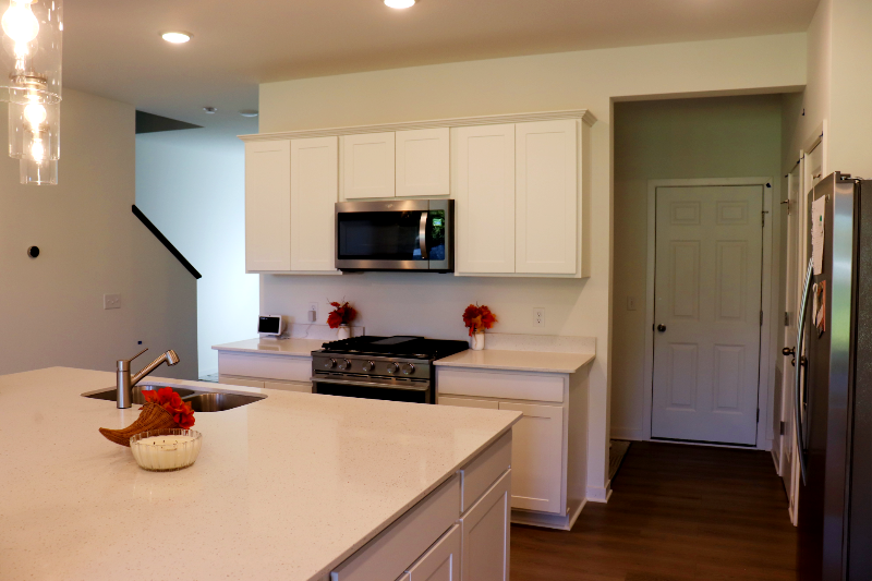 21998 Harvest Ave - Photo 3 of 8