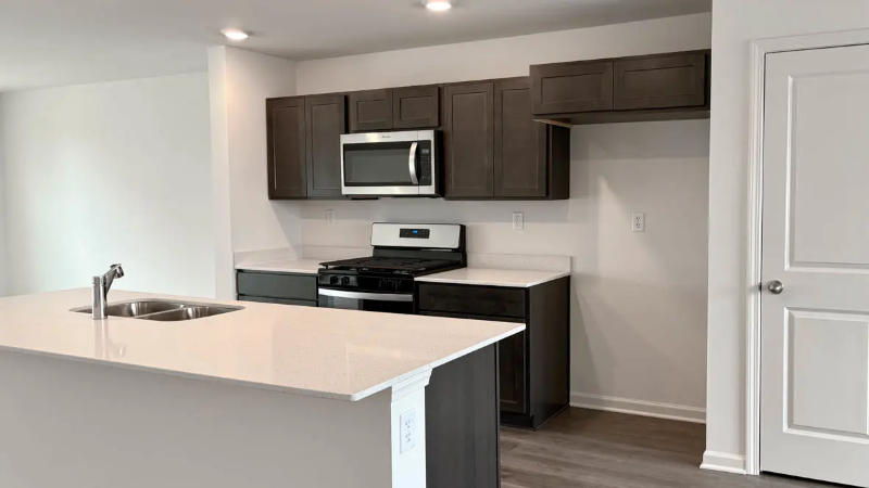 6550 Linden Trl #F - Photo 3 of 20