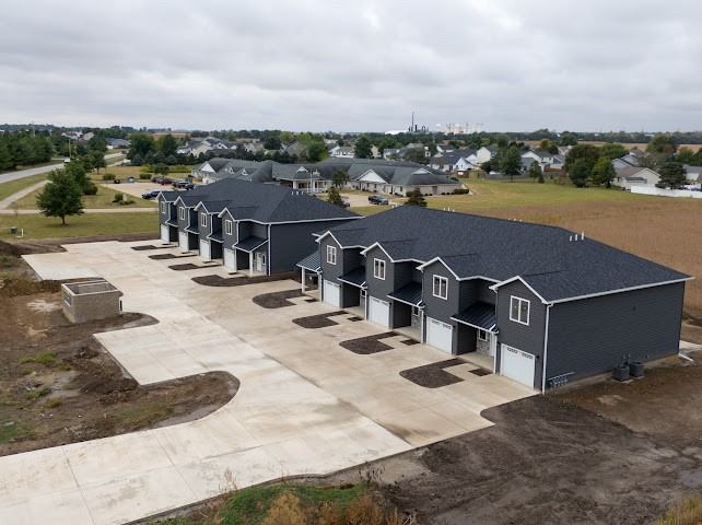 1675 Baltimore Ave - Photo 3 of 17