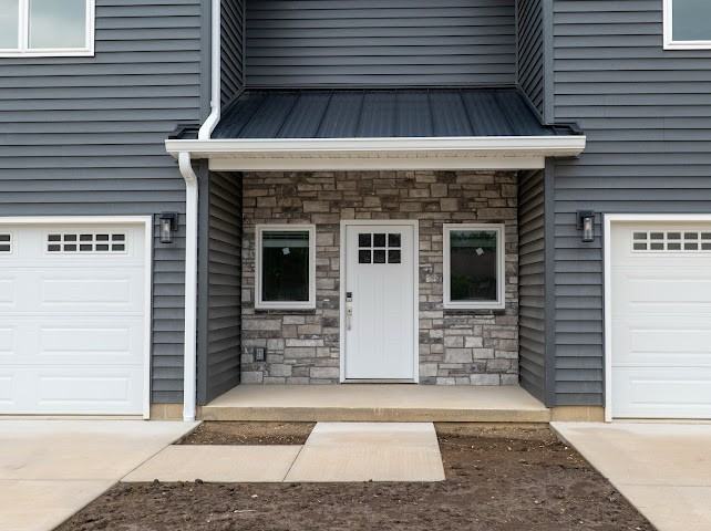 1677 Baltimore Ave - Photo 2 of 17