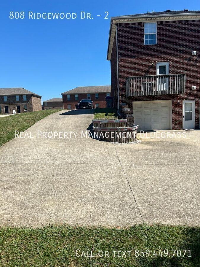 808 Ridgewood Dr #2 - Photo 2 of 16