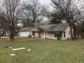 302 Pecan Dr - Photo 1 of 1