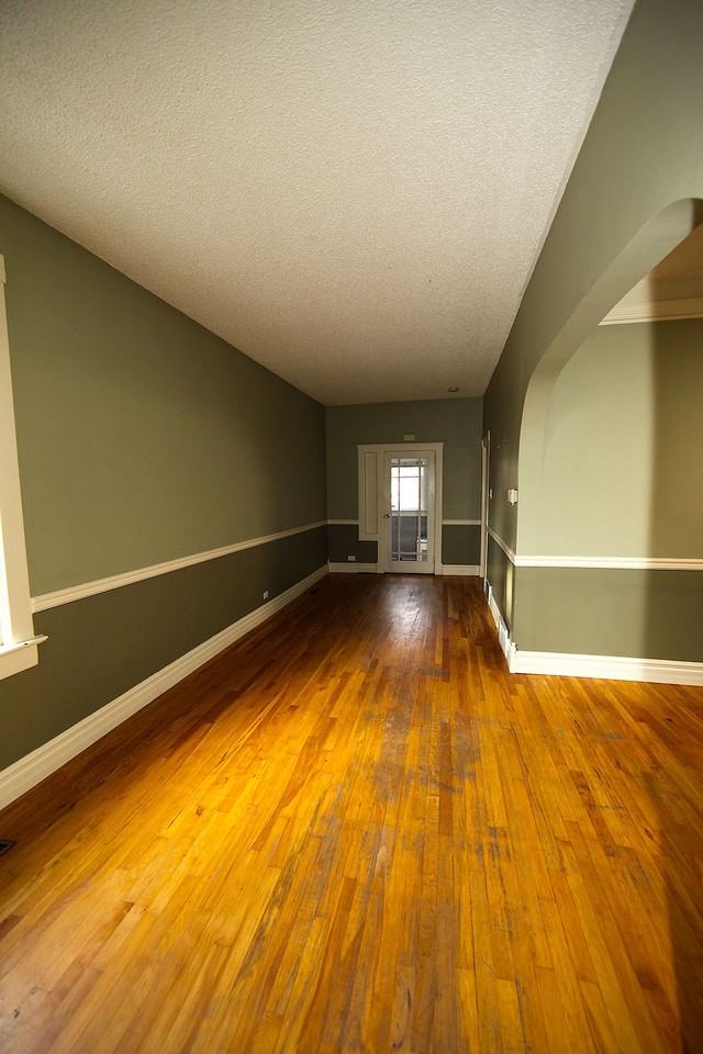 1233 19 Ave Nw - Photo 3 of 16