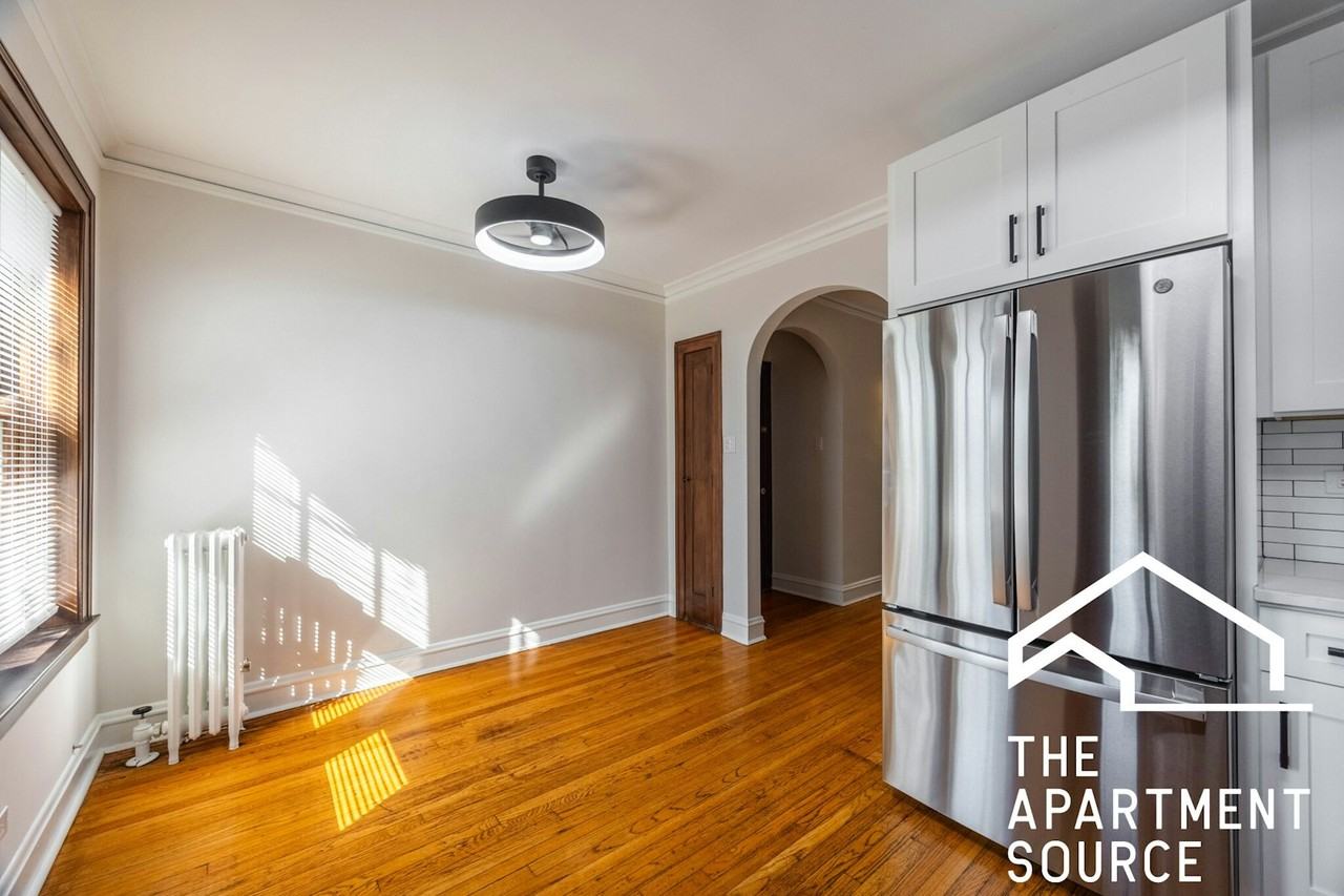 3126 North Spaulding Avenue, Unit 2 - Photo 3 of 10