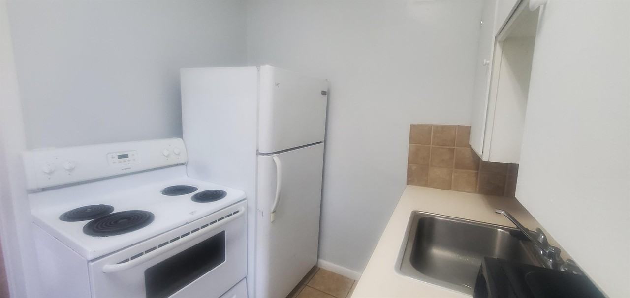 290 E Truman Ave - Photo 5 of 11