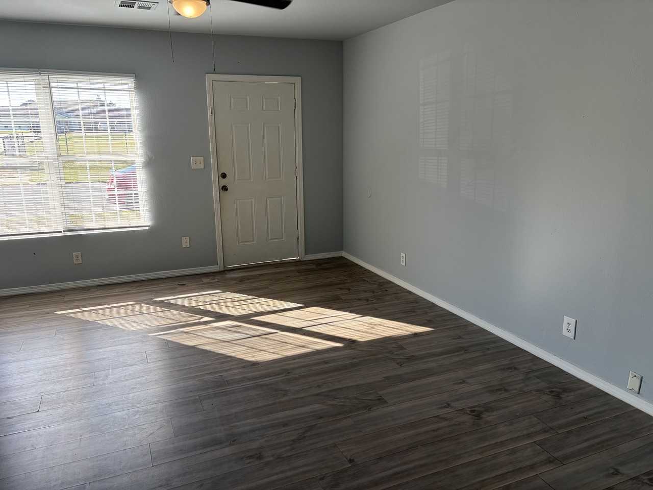 307 North Philadelphia Avenue - Photo 3 of 10