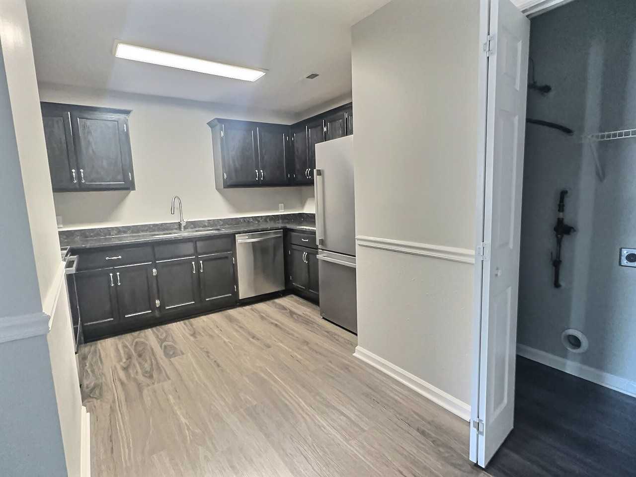 Battlefield Village Apartments - Photo 5 of 40