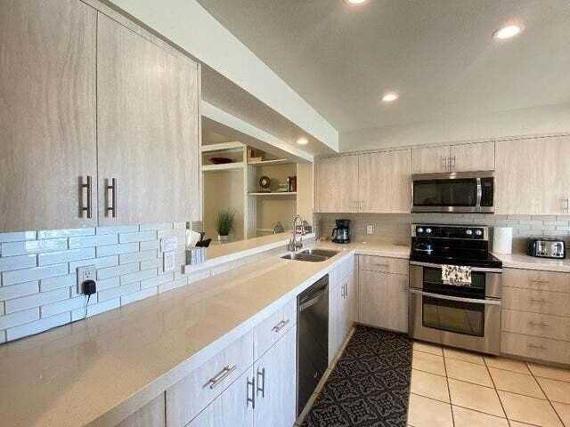 432 Desert Falls Dr N - Photo 2 of 20