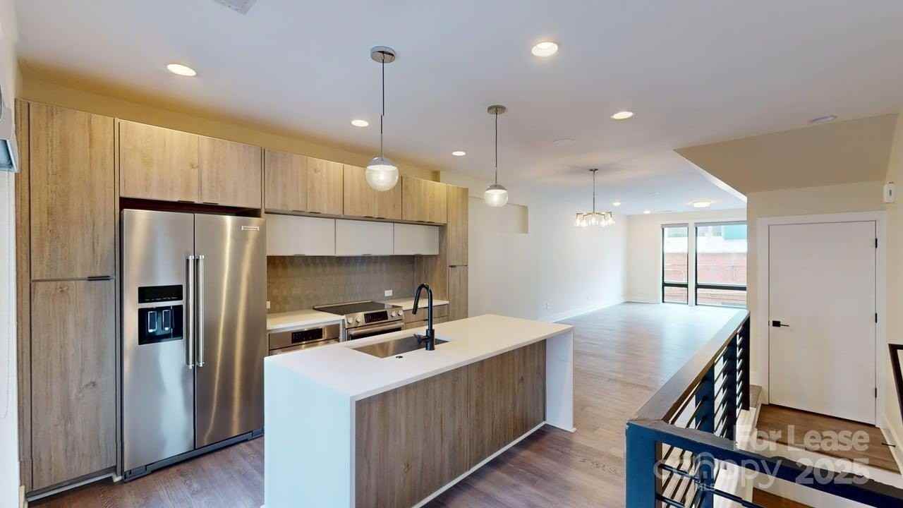 1211 Minter Pl - Photo 3 of 44