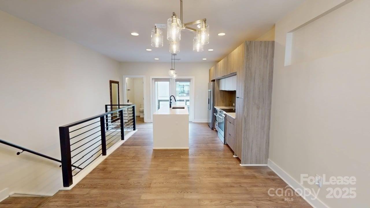 1211 Minter Pl - Photo 7 of 44