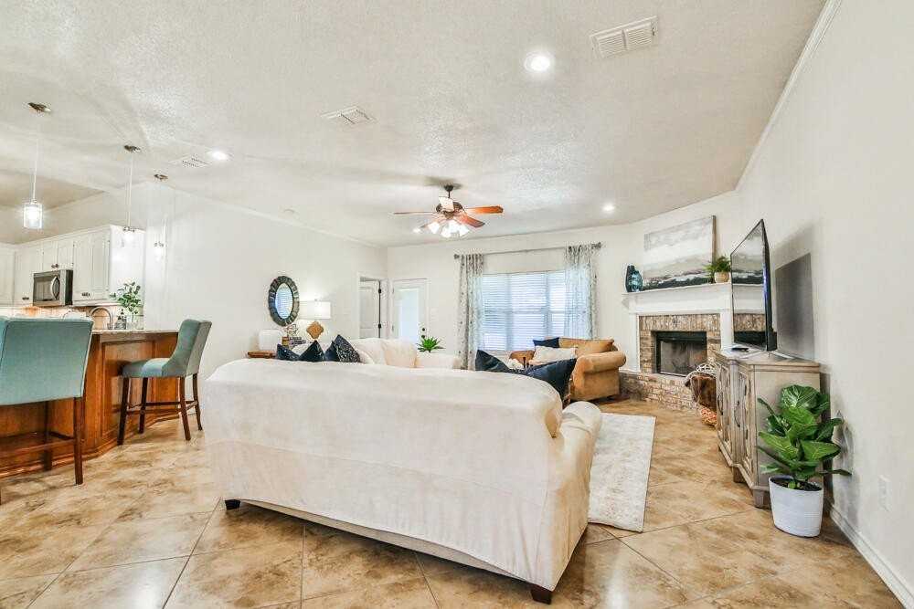 5506 105th St - Photo 5 of 24