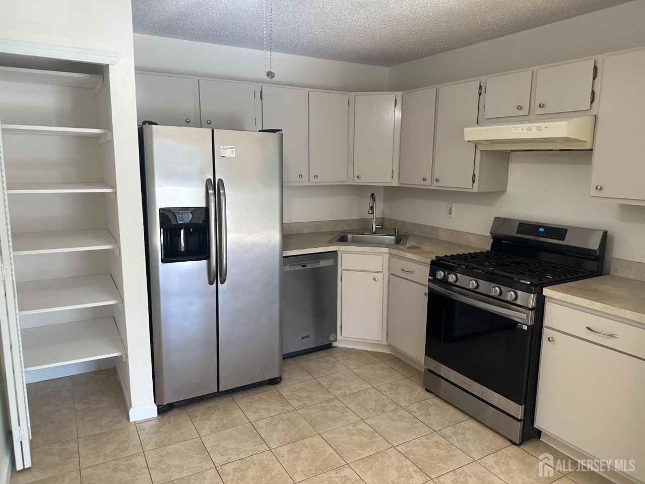 30 Dartmouth Way - Photo 2 of 12