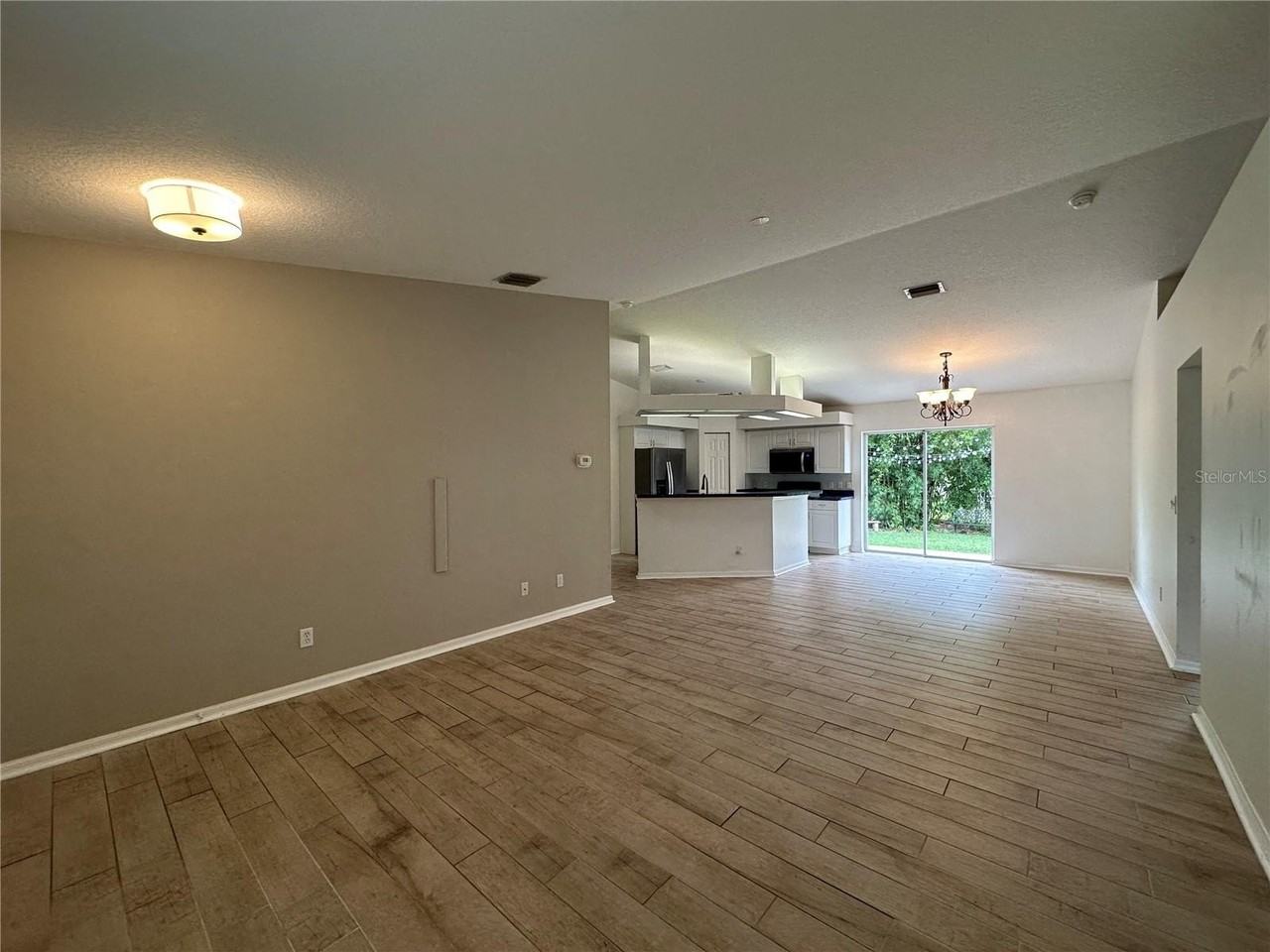 4915 Barcelona Ave - Photo 2 of 27