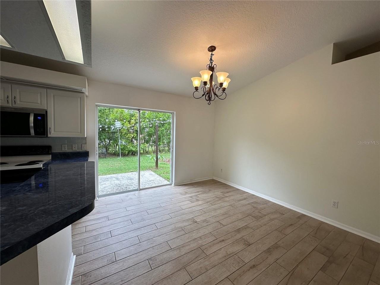 4915 Barcelona Ave - Photo 4 of 27