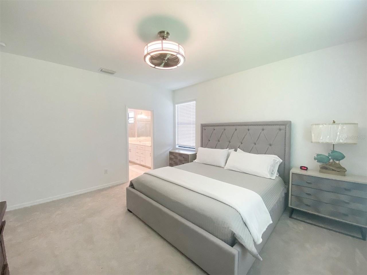 15936 Honey Suckle St - Photo 7 of 43