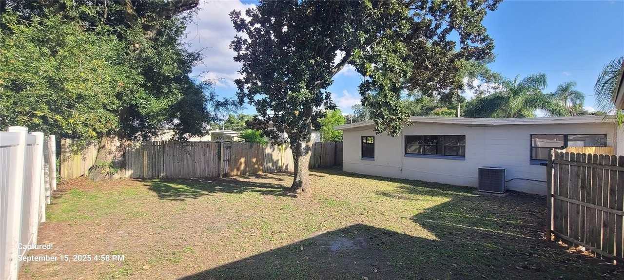 2027 Bentley Street - Photo 7 of 32