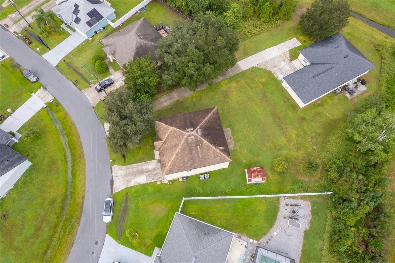 275 Chadworth Dr - Photo 5 of 35