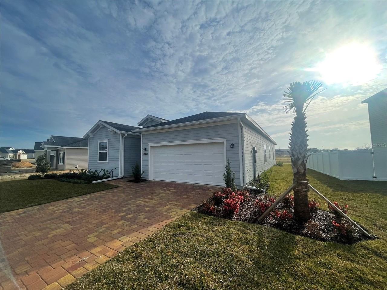 1695 Nw 44th Court Rd - Photo 2 of 31