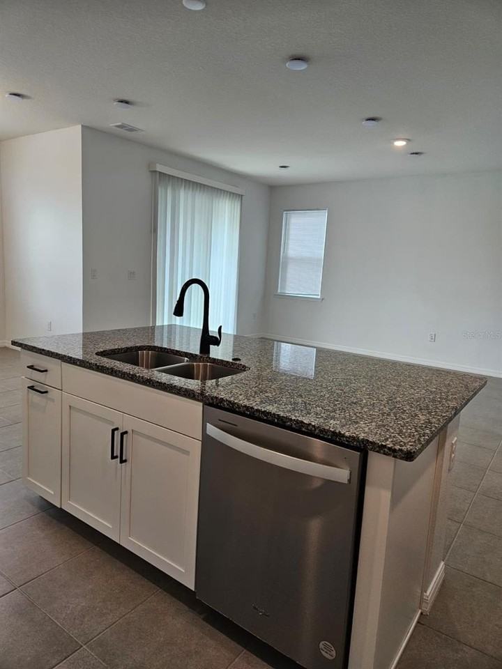 1772 Stamen Dr - Photo 7 of 22