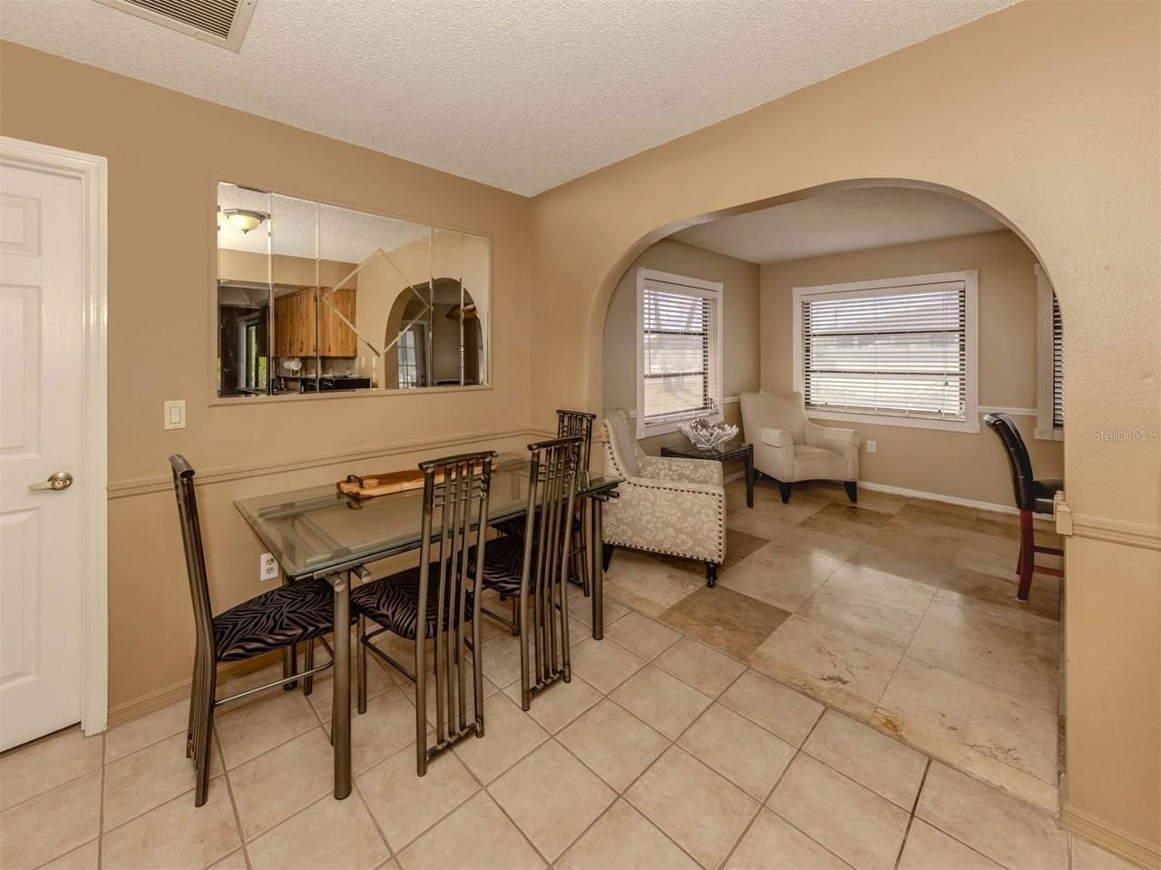 1101 Southland Rd - Photo 3 of 8