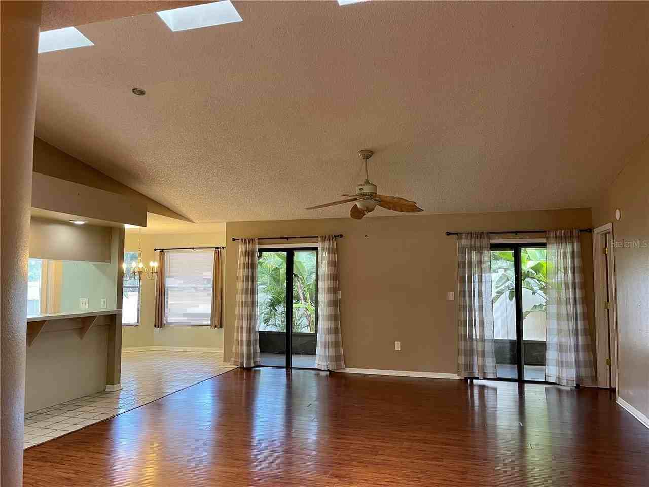 2564 Islander Ct - Photo 4 of 21