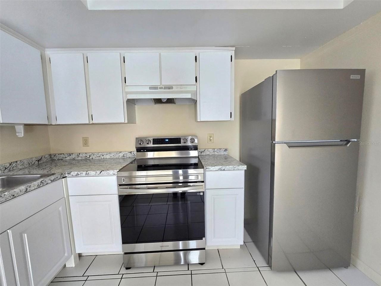 4007 Ashford Green Pl #E103 - Photo 3 of 13