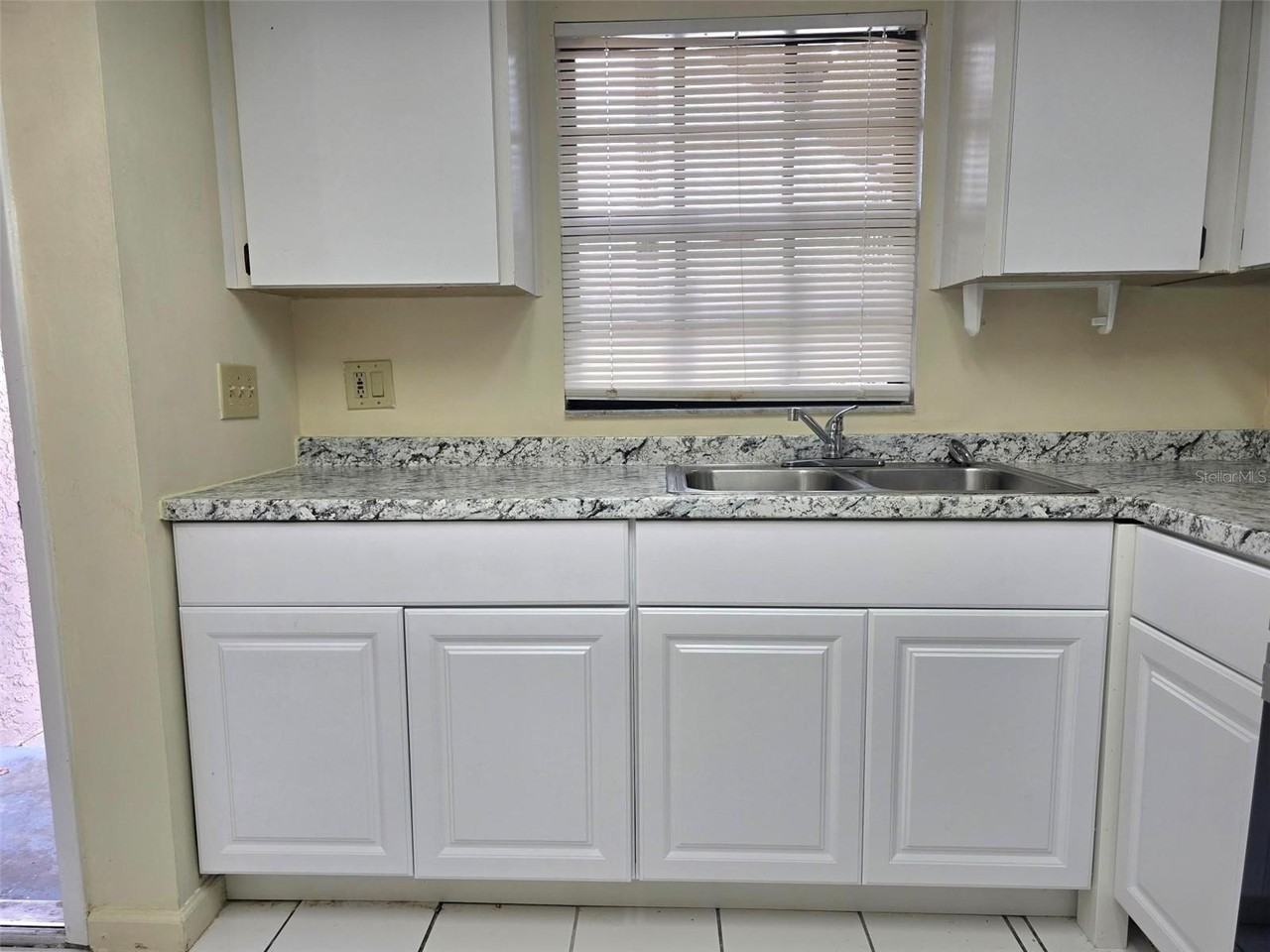 4007 Ashford Green Pl #E103 - Photo 4 of 13