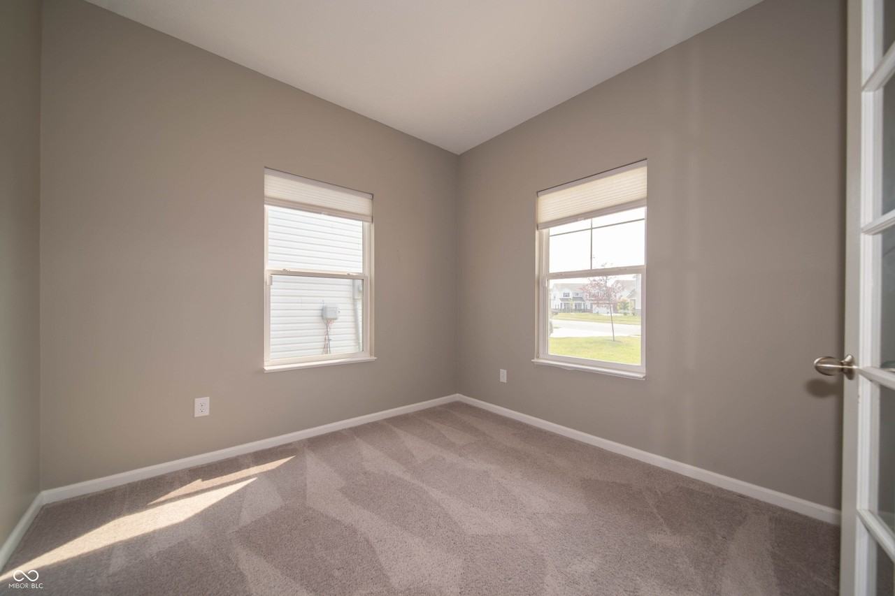 7062 English Oak Dr - Photo 6 of 38