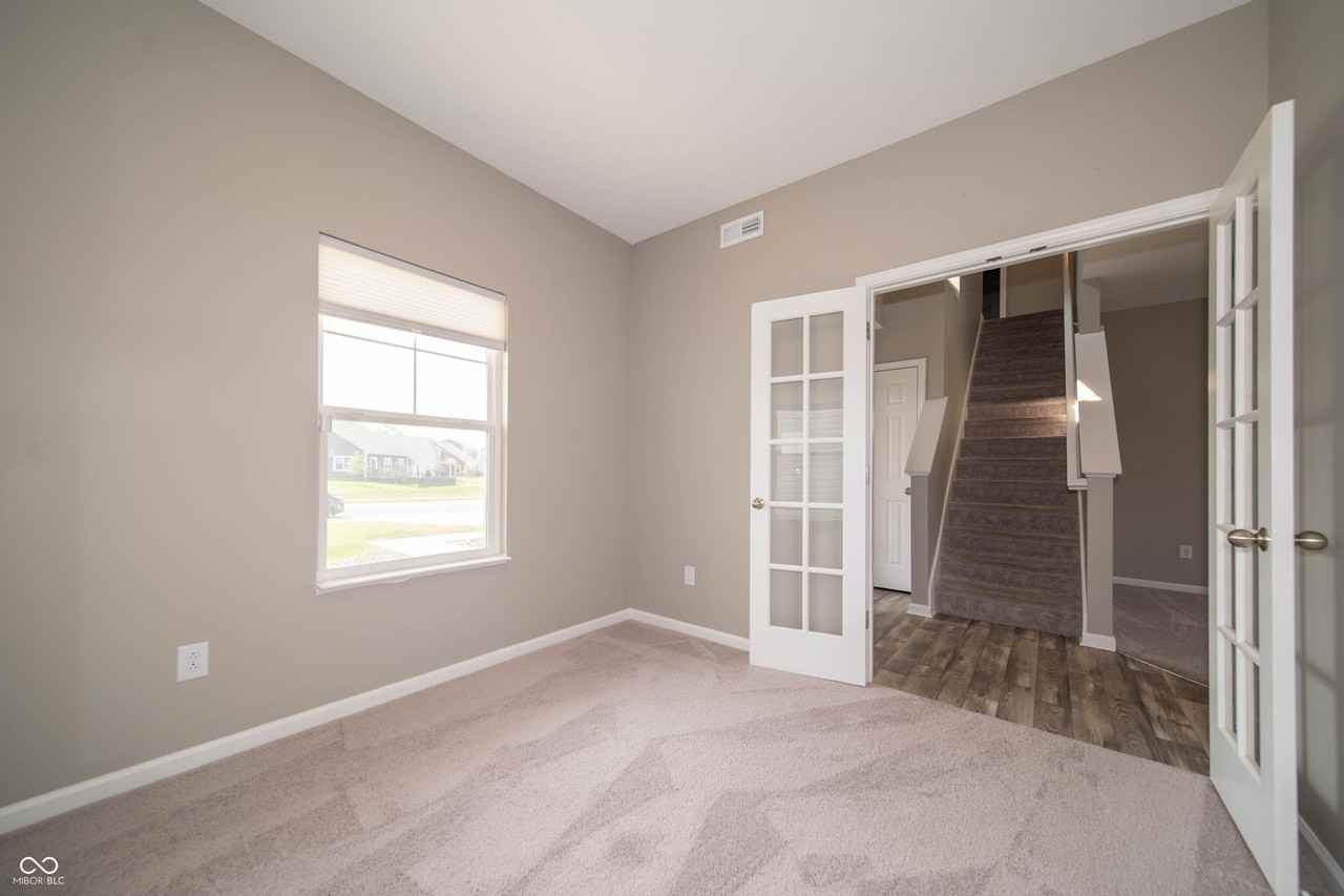 7062 English Oak Dr - Photo 7 of 38