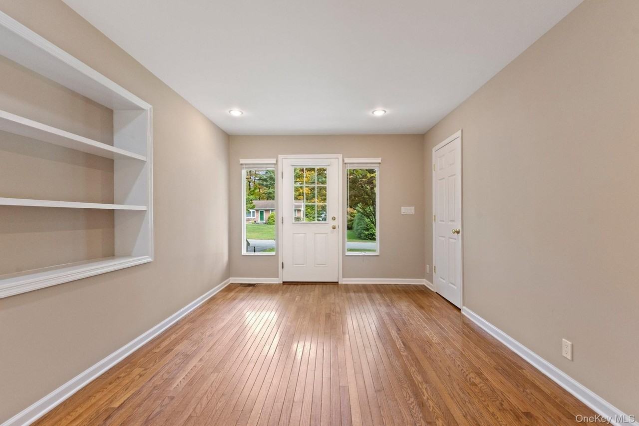 19 Rockledge Rd - Photo 3 of 40