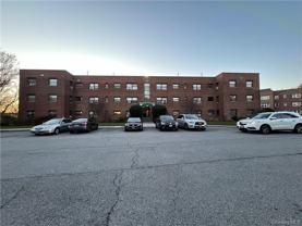 25 Shady Glen Ct #1H - Photo 1 of 1
