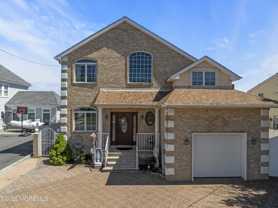 329 Front St - Photo 1 of 1