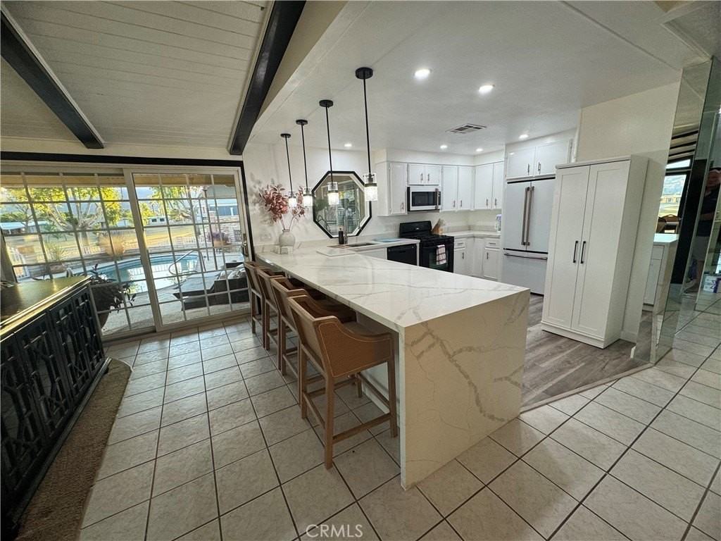 38250 Azalea Dr - Photo 2 of 26