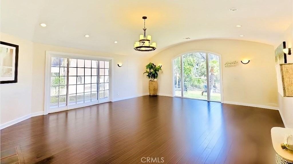 207 S El Molino St - Photo 3 of 24