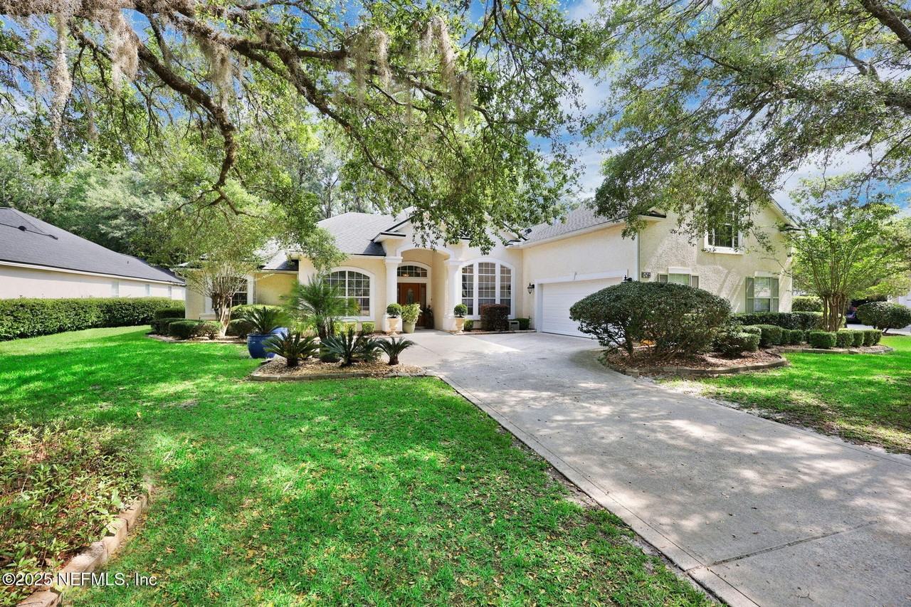 526 Oakmont Dr - Photo 2 of 50