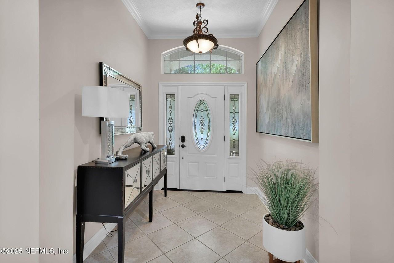 526 Oakmont Dr - Photo 5 of 50