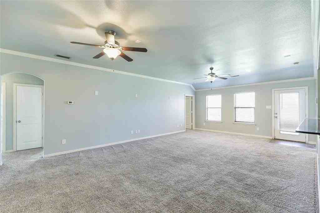 6601 Pine Hills Ln - Photo 7 of 23