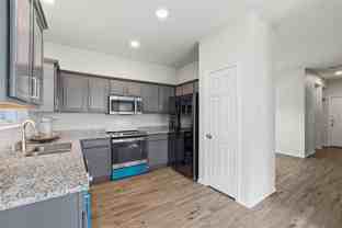 1010 Hayworth Ave - Photo 1 of 1